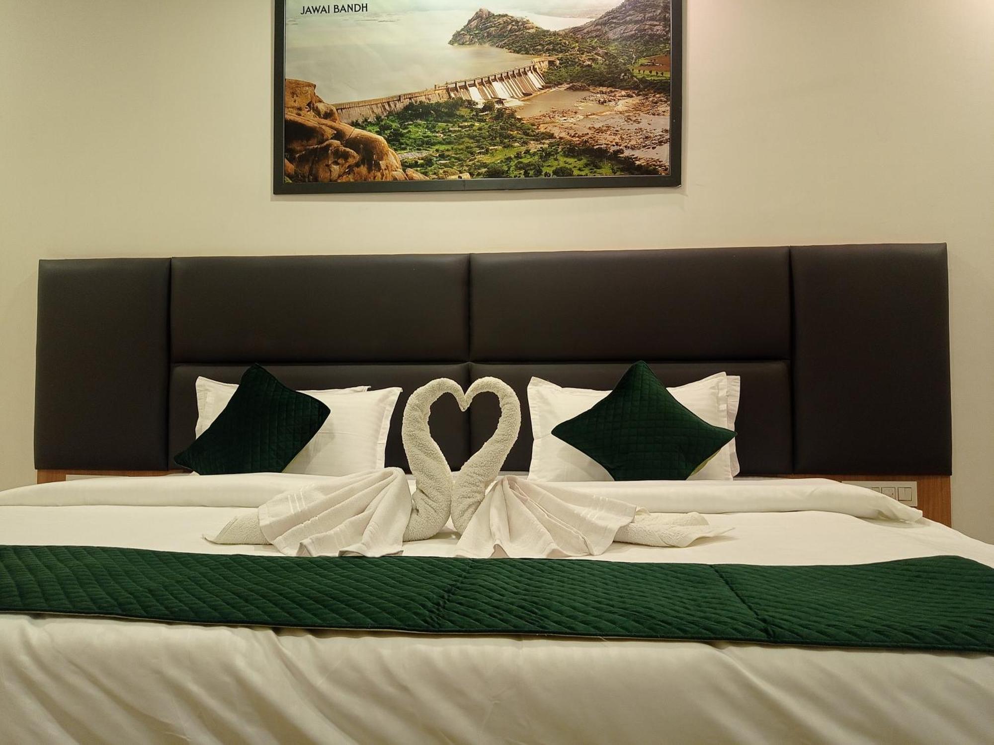 Sun Stone Hotel & Club - Jawai Sheoganj エクステリア 写真